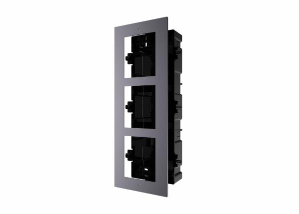 Panou frontal pentru 3 module videointerfon modular hikvision ds-kd-acf3; permite conectarea a 3 module de videointerfon modular; mo ntareincastrata; material aluminiu, doza de plastic inclusa; dimensiuni:337.8mm x 124mm × 4mm;