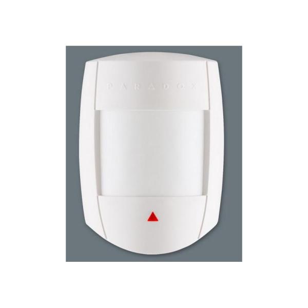 Detector de mişcare quad paradox; procesare digitală şi analizăautomatăa semnalelor primite de la elementul de detecţie; în analizadigitalăeste inclus un algoritm software pentru eliminarea semnalelorparazite;ecran metalic împotriva  perturbaţiilor de rad