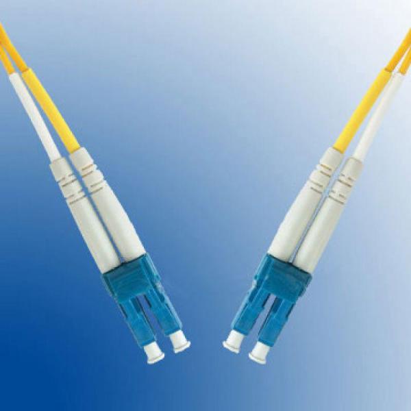 Patch cord optic lc-lc, conectori /pc(albastru) sau /apc(verde), fibra sm os2 g652d/g657a1 tight bufer, diametru cablu 2-3mm, duplex, manta lszh, culoare galben, lungime 3m